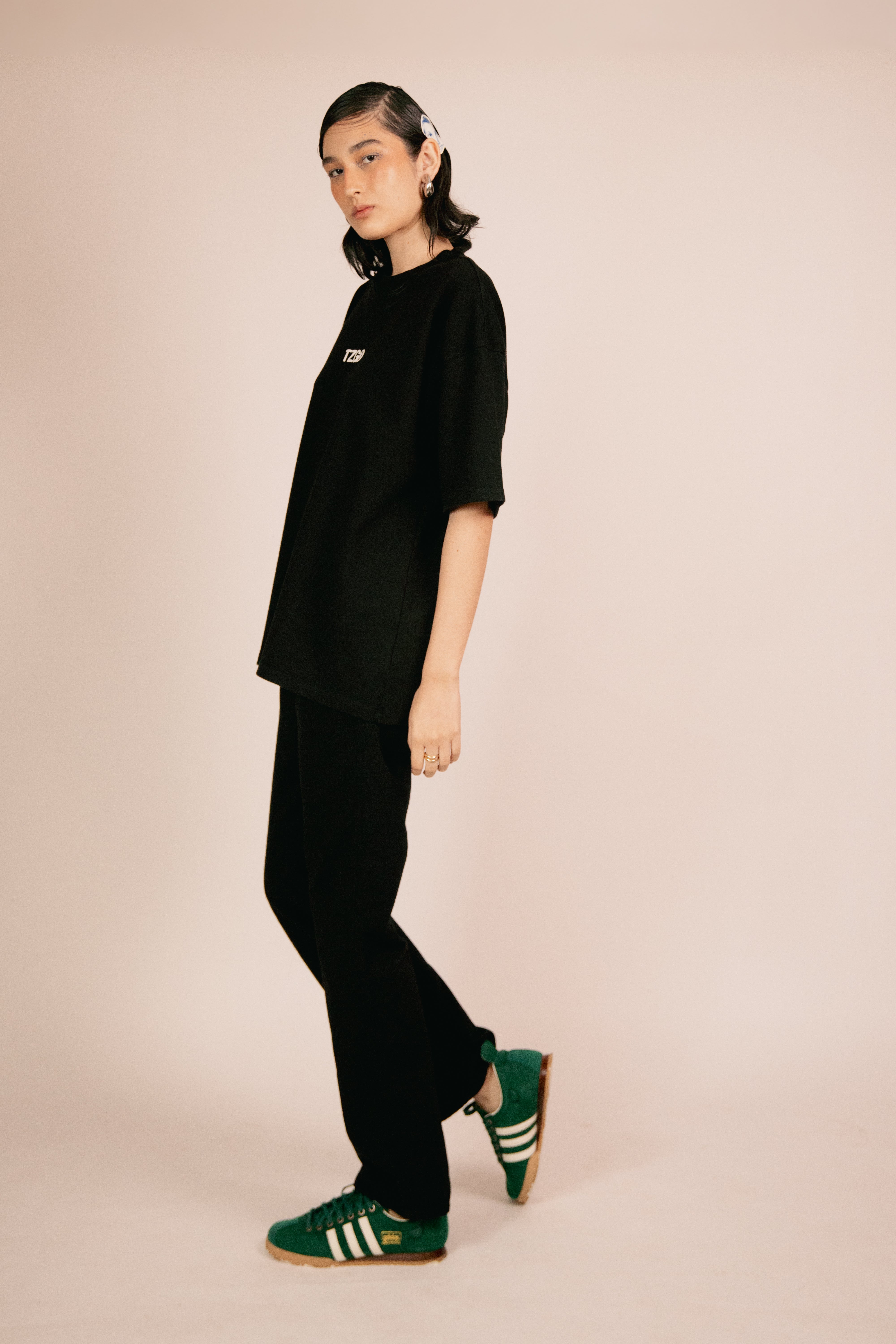 DOLL SHADOW BLACK TSHIRT