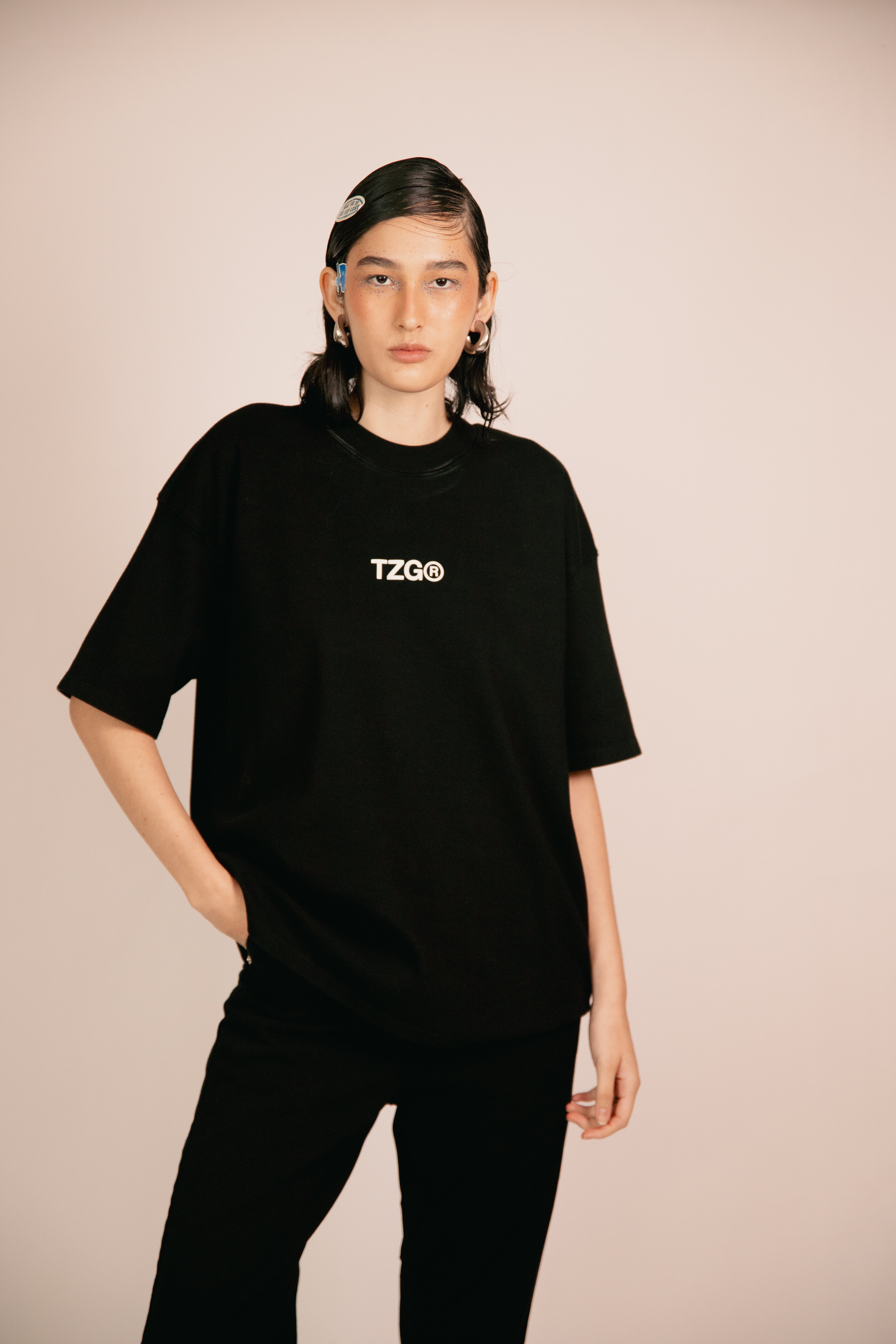 DOLL SHADOW BLACK TSHIRT