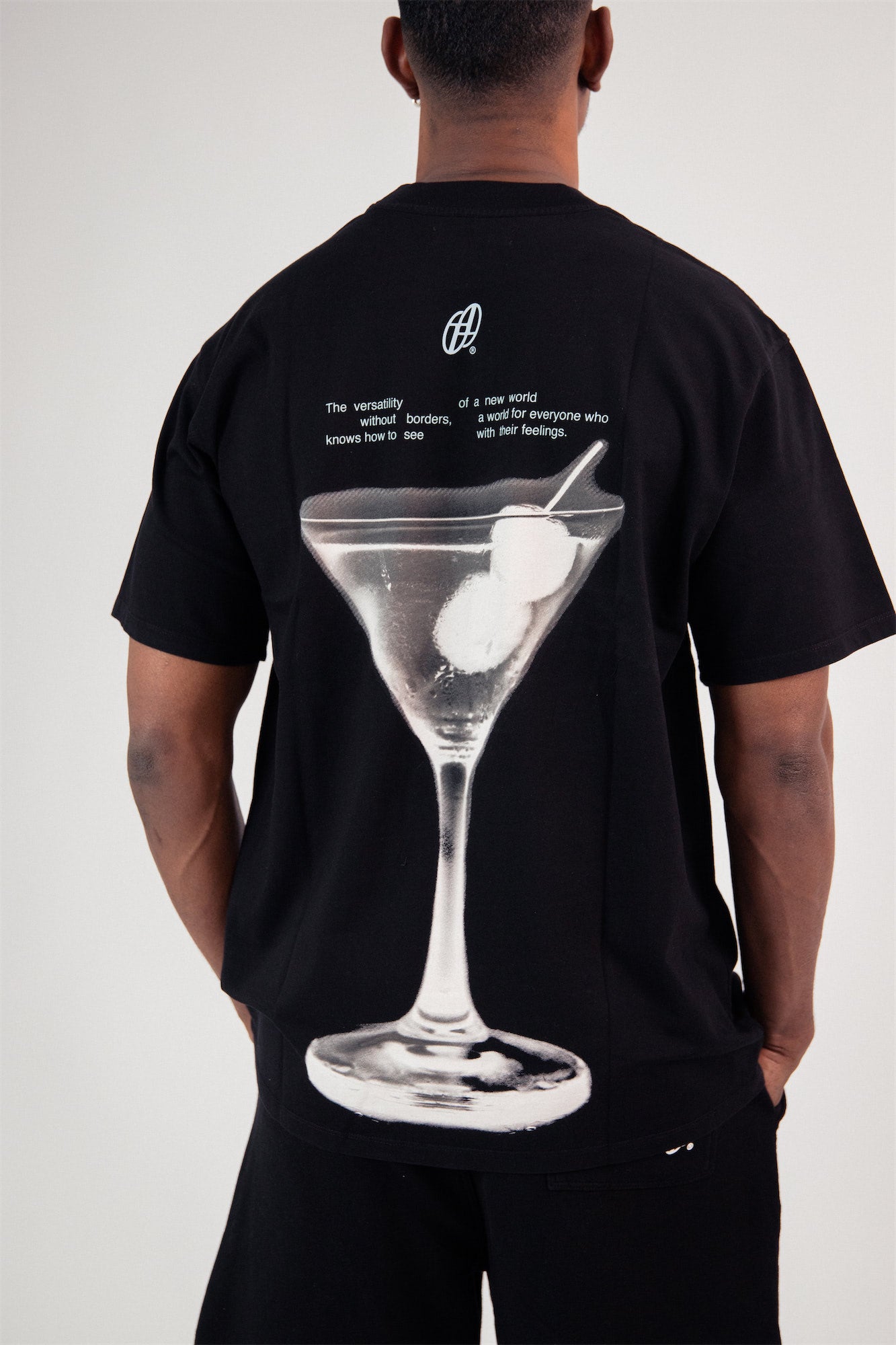 CAMISETA MARTINI NEGRA